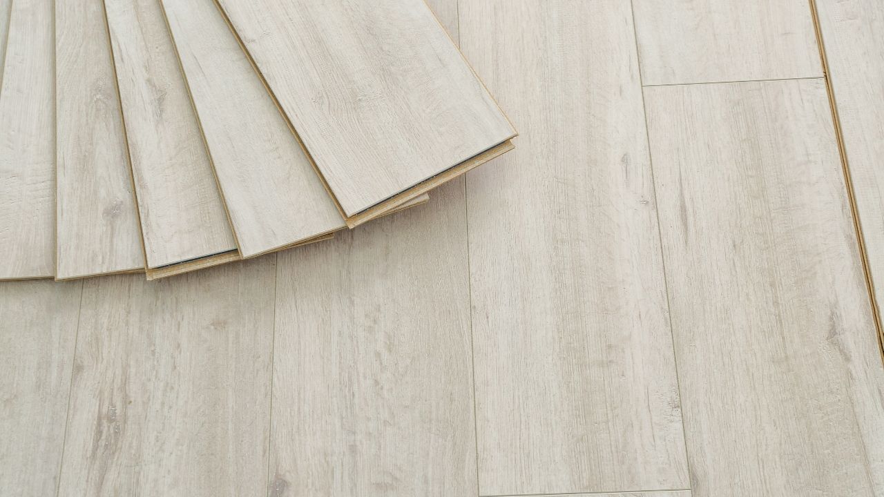 Najczęstsze błędy przy samodzielnym układaniu paneli — jak ich uniknąć?