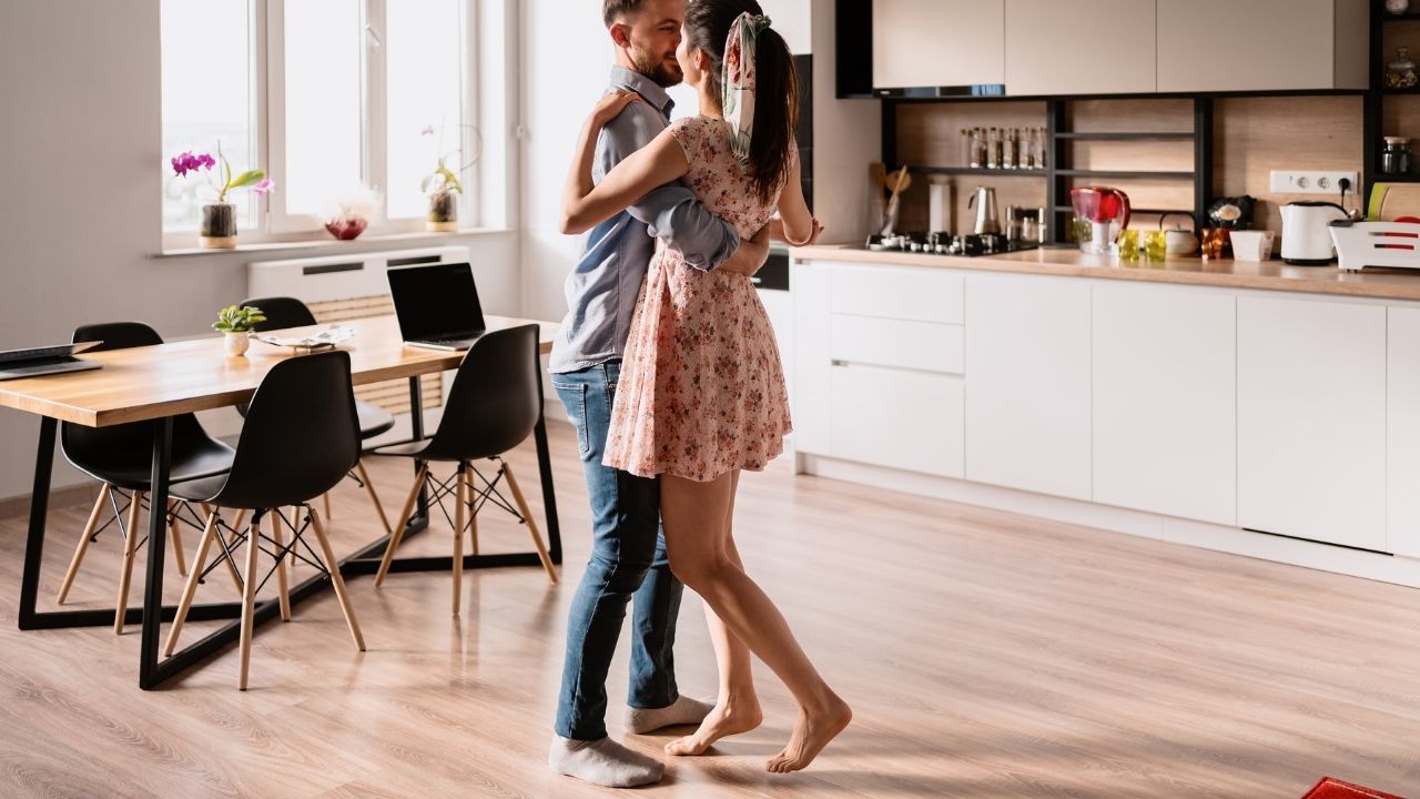 Panele winylowe – co to jest i dlaczego są tak popularne